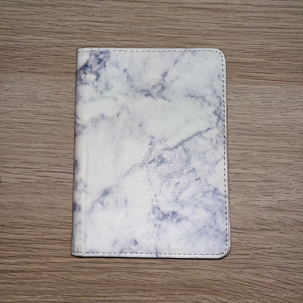 MARBLE PASSPORT CASE